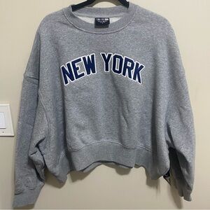 New Era New York Yankees Oversized Sweatshirt Grey | Size Medium